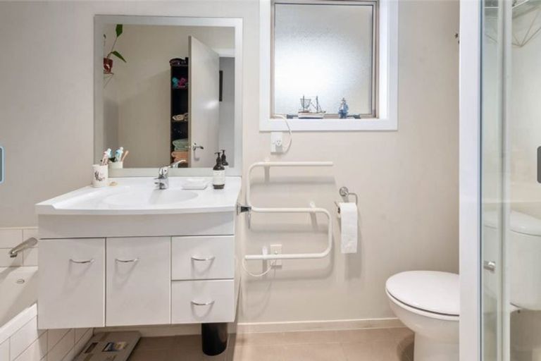 Photo of property in 47/64 Kawaha Point Road, Kawaha Point, Rotorua, 3010