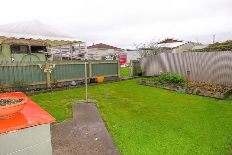 Photo of property in 15a Henley Street, Westport, 7825