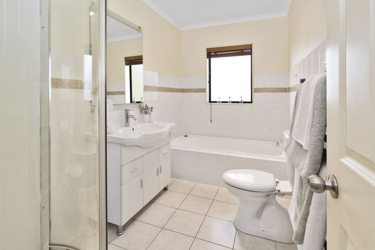 Photo of property in 63a Stottholm Road, Titirangi, Auckland, 0604