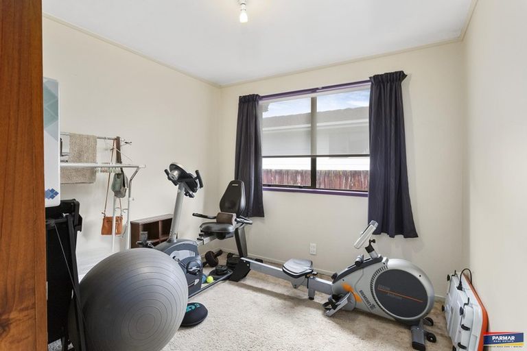 Photo of property in 8 Funnell Place, Manurewa, Auckland, 2102