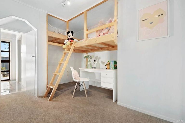 Photo of property in 53 Eskdale Road, Birkdale, Auckland, 0626