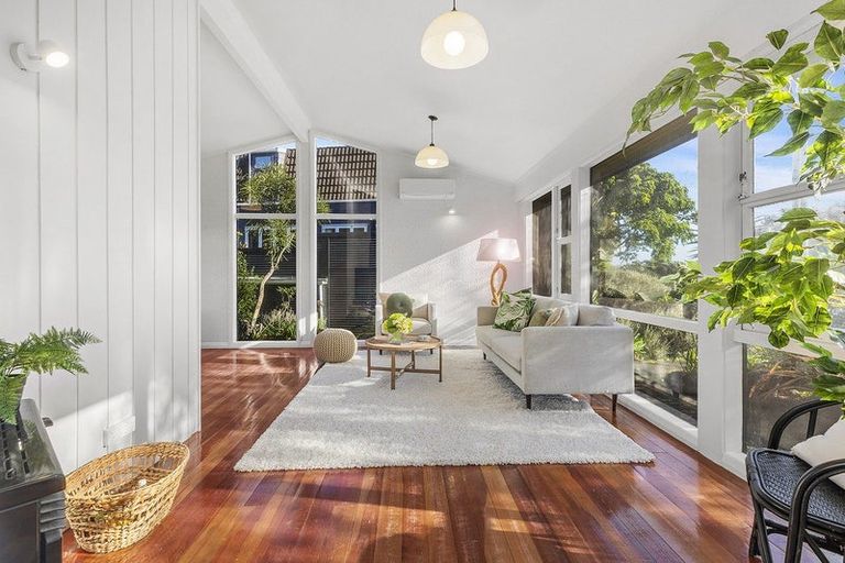 Photo of property in 44 Kahu Road, Paremata, Porirua, 5024