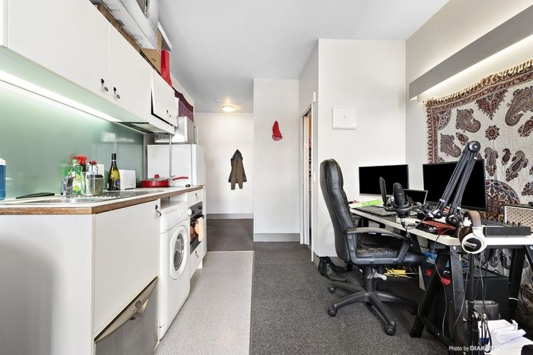 Photo of property in Urbane Apartments, 5/29 Webb Street, Mount Cook, Wellington, 6011