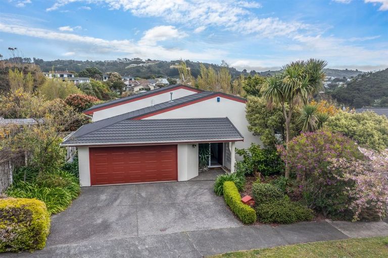 Photo of property in 44 Sailmaker Close, Whitby, Porirua, 5024