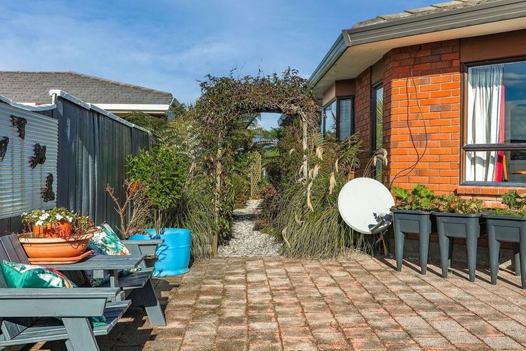 Photo of property in 11 Hunter Street, Westport, 7825