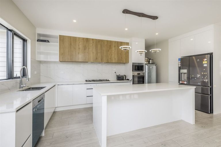 Photo of property in 10 Matahae Drive, Flat Bush, Auckland, 2019