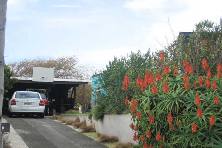 Photo of property in 9 Mahana Road, Paraparaumu Beach, Paraparaumu, 5032