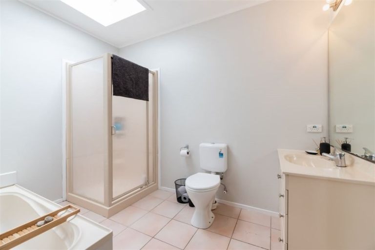 Photo of property in 23a Riserra Drive, Ranui, Auckland, 0612
