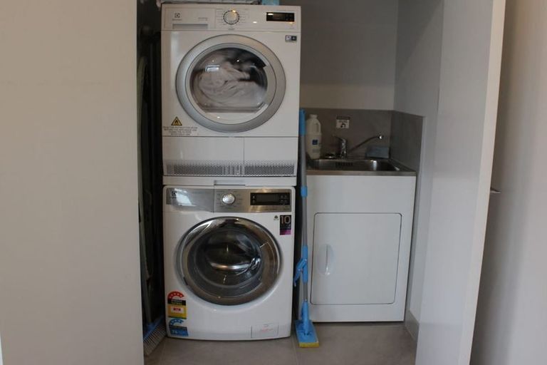 Photo of property in 2 Sidney Wallingford Way, Hobsonville, Auckland, 0616