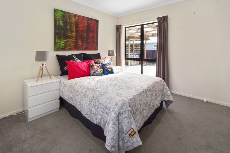 Photo of property in 63a Stottholm Road, Titirangi, Auckland, 0604