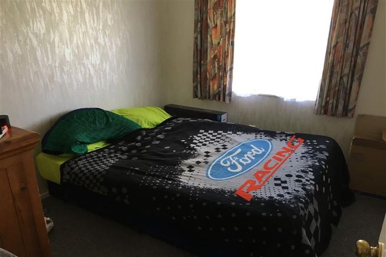 Photo of property in 93 Hillcrest Drive, Kelvin Grove, Palmerston North, 4414