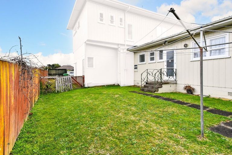 Photo of property in 6 King Edward Avenue, Papakura, 2110