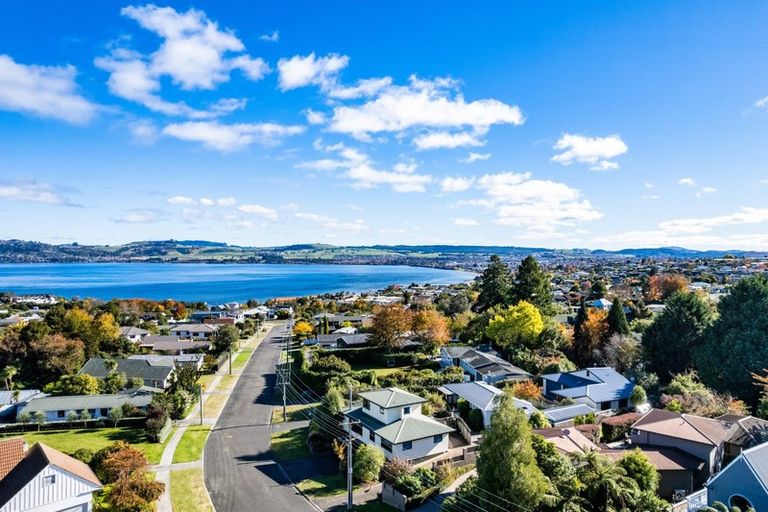 Photo of property in 2/22 Korimako Road, Waipahihi, Taupo, 3330