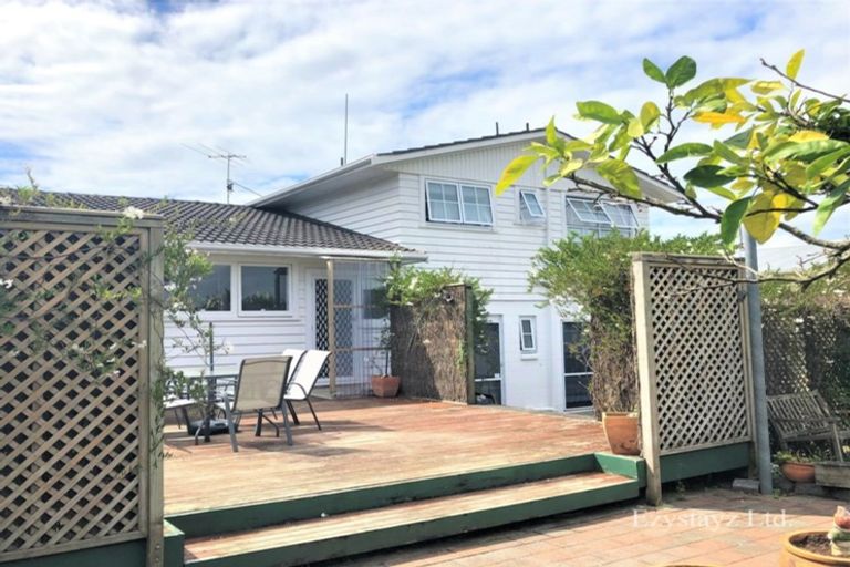 Photo of property in 45 Colwill Road, Massey, Auckland, 0614