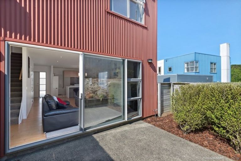 Photo of property in 75 Saddleback Grove, Karori, Wellington, 6012