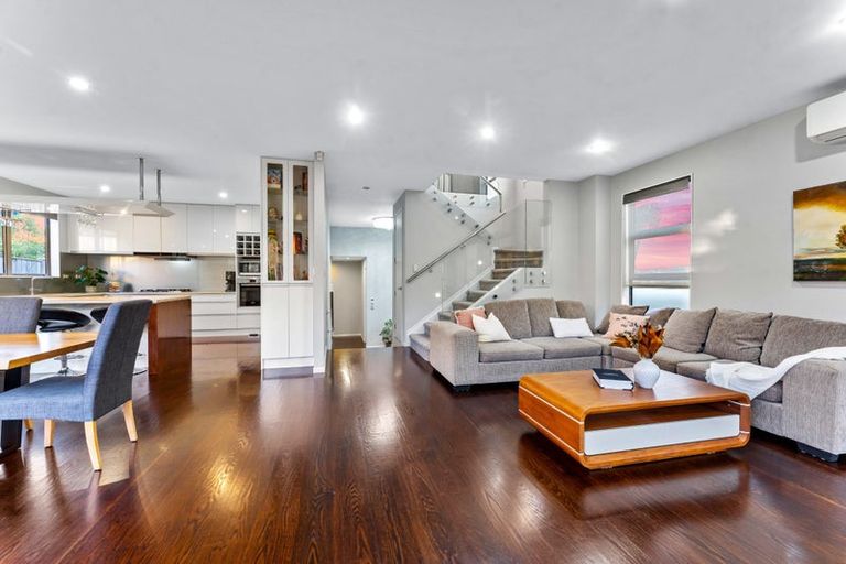 Photo of property in 463 Beach Road, Murrays Bay, Auckland, 0630