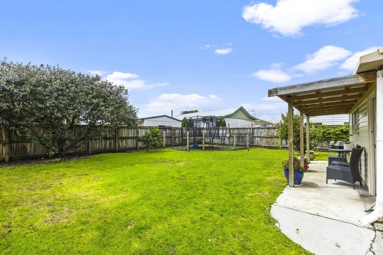 Photo of property in 27 Lindsay Crescent, Nawton, Hamilton, 3200