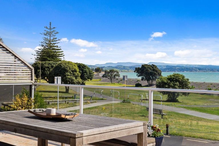 Photo of property in 2 North Terrace, Westshore, Napier, 4110