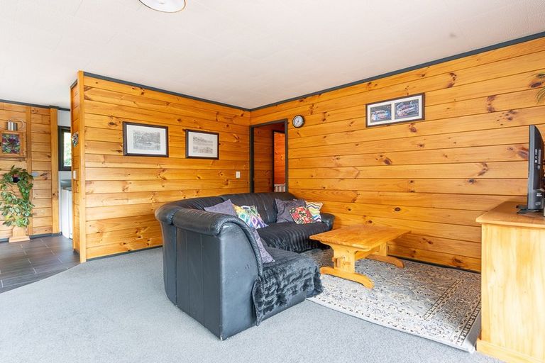 Photo of property in 27 Puriri Road, Waikanae, 5036