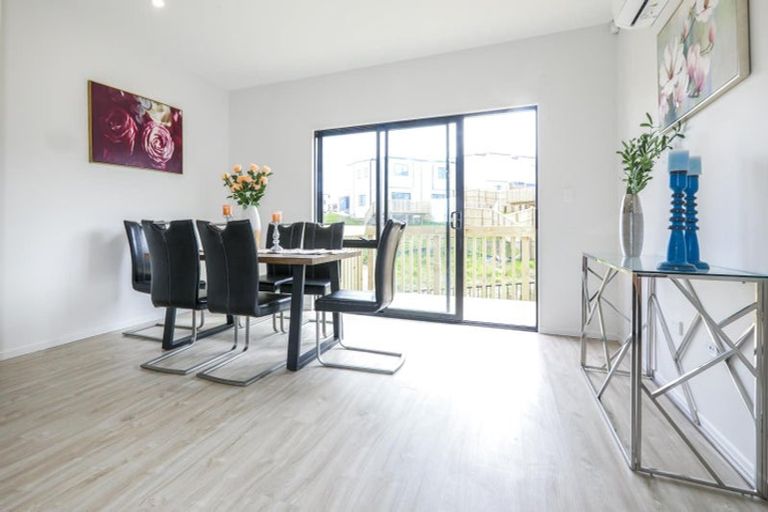 Photo of property in 39a Crestview Rise, Papakura, 2110