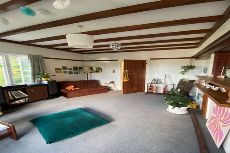 Photo of property in 51 Northland Road, Northland, Wellington, 6012