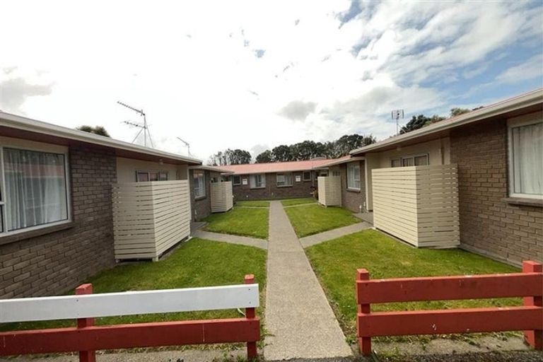 Photo of property in 82 Hine Street, New Plymouth, 4310
