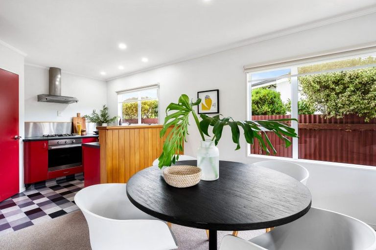 Photo of property in 1 Balmoral Street, Taradale, Napier, 4112