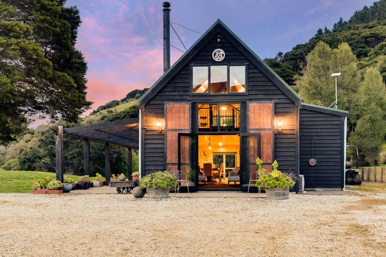 Photo of property in 61 Grehan Valley Road, Akaroa, 7520