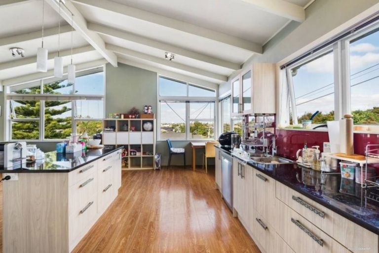 Photo of property in 50 Hogans Road, Glenfield, Auckland, 0629