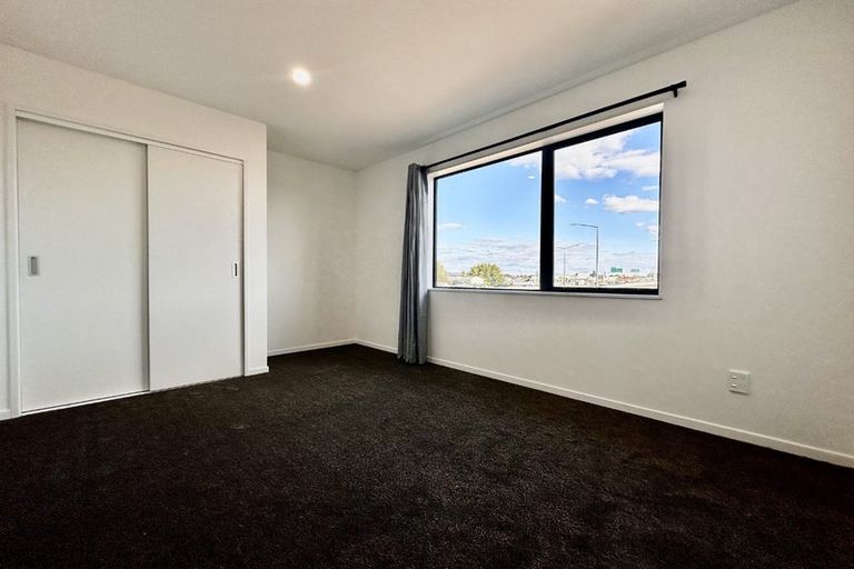 Photo of property in 50d Greenmeadows Avenue, Manurewa East, Auckland, 2102