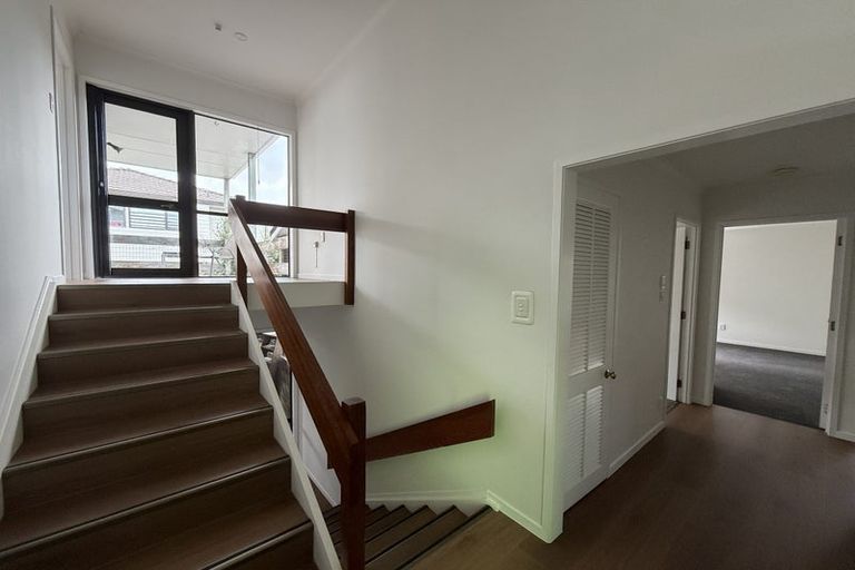 Photo of property in 1/26 East Coast Road, Milford, Auckland, 0620
