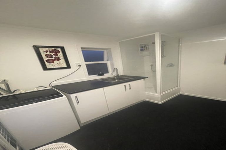 Photo of property in 7 Norman Road, Titirangi, Auckland, 0604