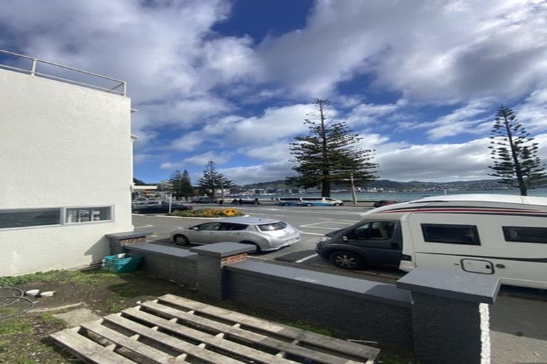 Photo of property in 230 Oriental Parade, Oriental Bay, Wellington, 6011