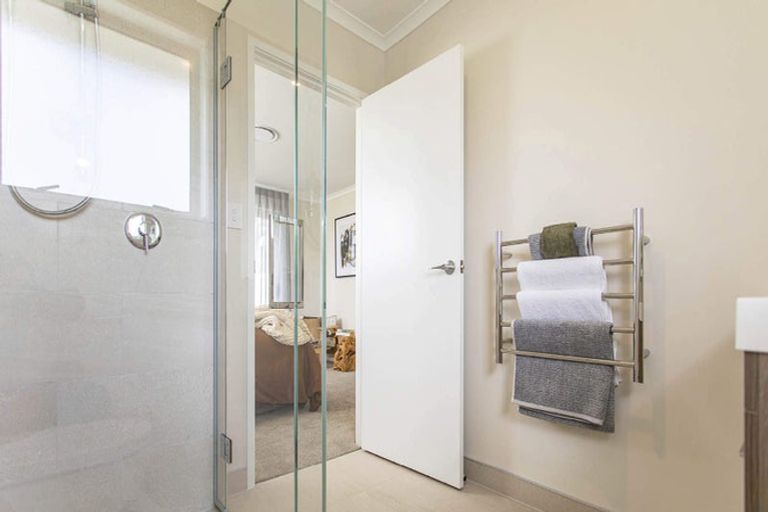 Photo of property in 47 Te Taniwha Road, One Tree Point, 0118