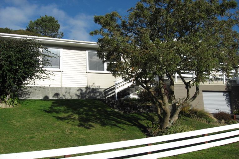 Photo of property in 41 Holland Street, Wainuiomata, Lower Hutt, 5014