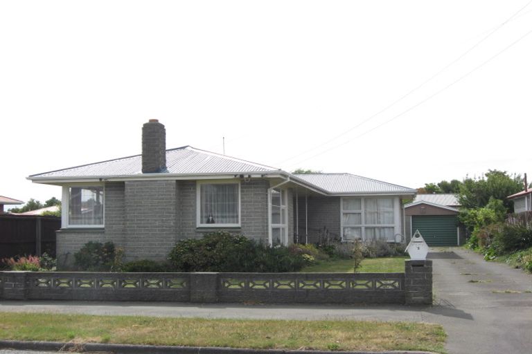 Photo of property in 15 Frensham Crescent, Woolston, Christchurch, 8062