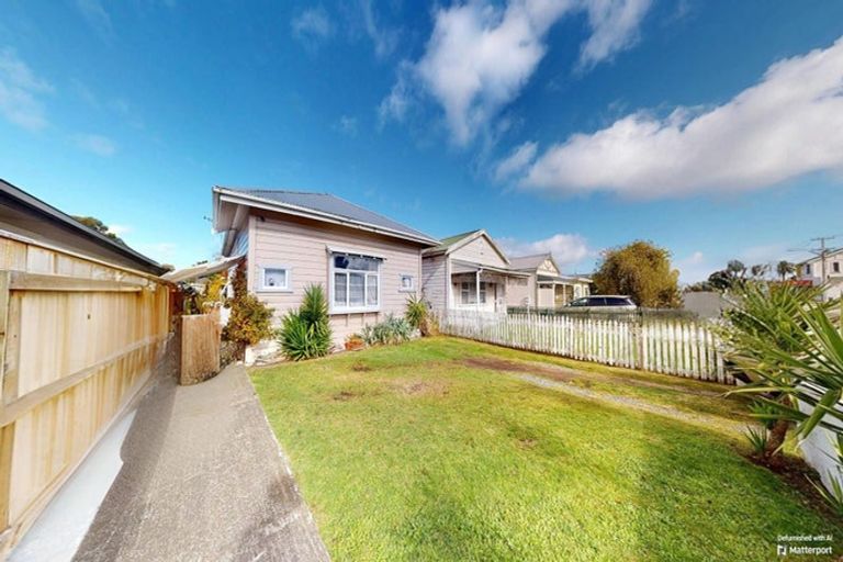Photo of property in 19 Alma Road, Gonville, Whanganui, 4501