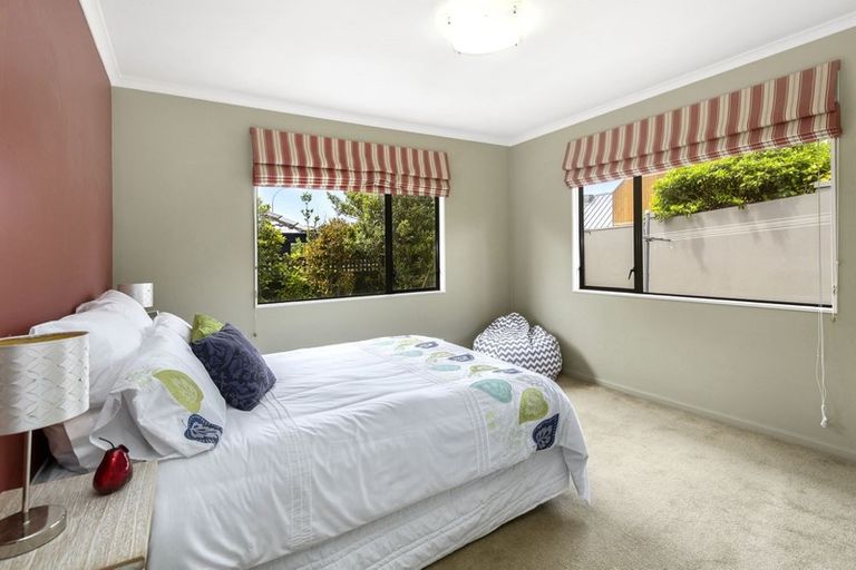 Photo of property in 106 Westchester Drive, Churton Park, Wellington, 6037