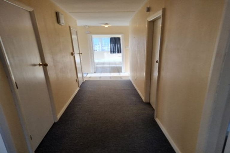 Photo of property in 12a Maraval Crescent, Grenada Village, Wellington, 6037