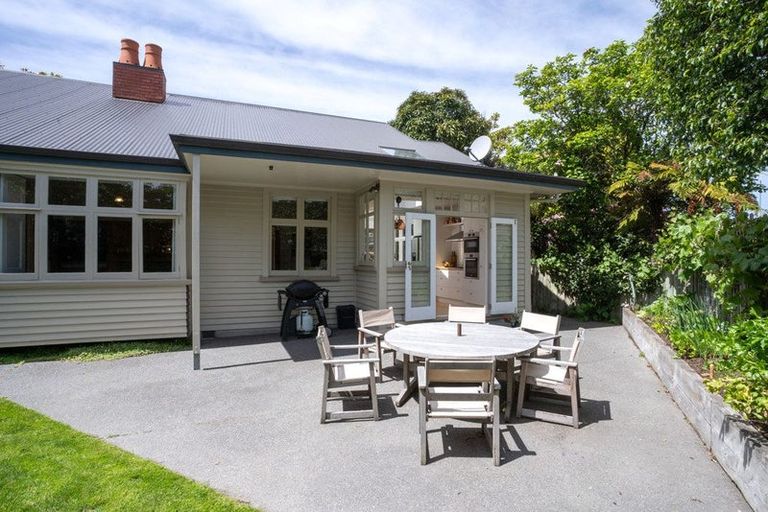 Photo of property in 11 Idris Road, Fendalton, Christchurch, 8052