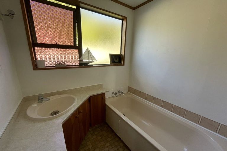 Photo of property in 73 Devon Street, Picton, 7220