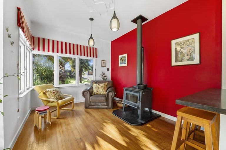 Photo of property in 46 Carthew Street, Okato, 4335