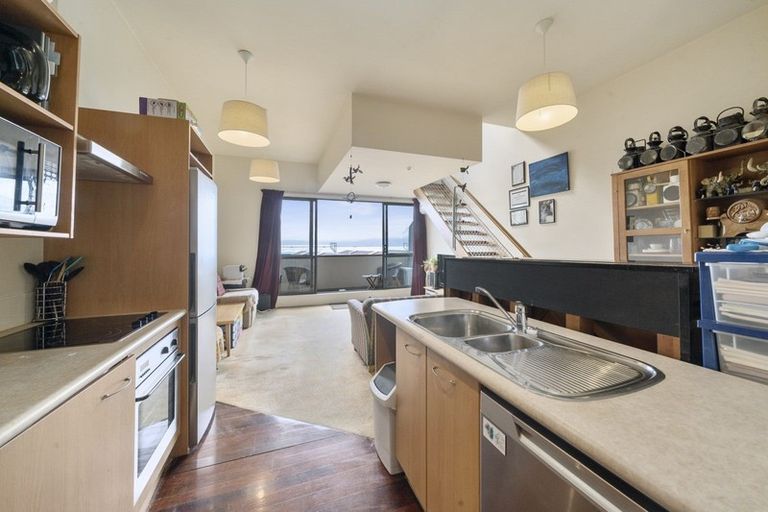 Photo of property in Metro Apartments, 11/220u Thorndon Quay, Pipitea, Wellington, 6011
