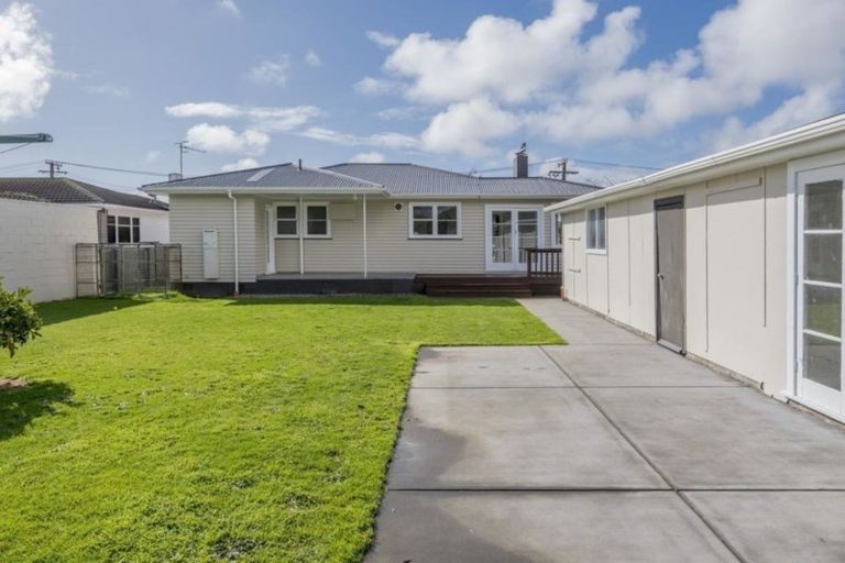 Photo of property in 51 Graham Street, Levin, 5510