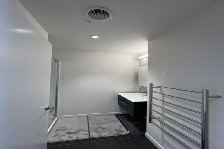 Photo of property in 17/6u Oswald Crescent, Paparangi, Wellington, 6037