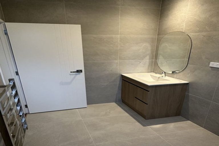 Photo of property in 11 Mata Road, Massey, Auckland, 0614