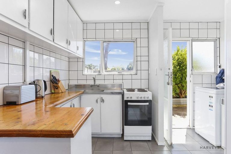 Photo of property in 2/22c Evans Road, Glen Eden, Auckland, 0602