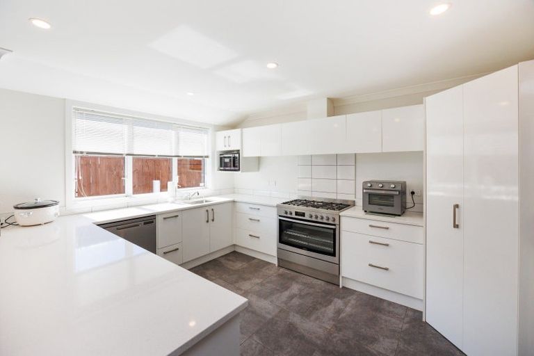 Photo of property in 15 Serenity Crescent, Kelvin Grove, Palmerston North, 4414