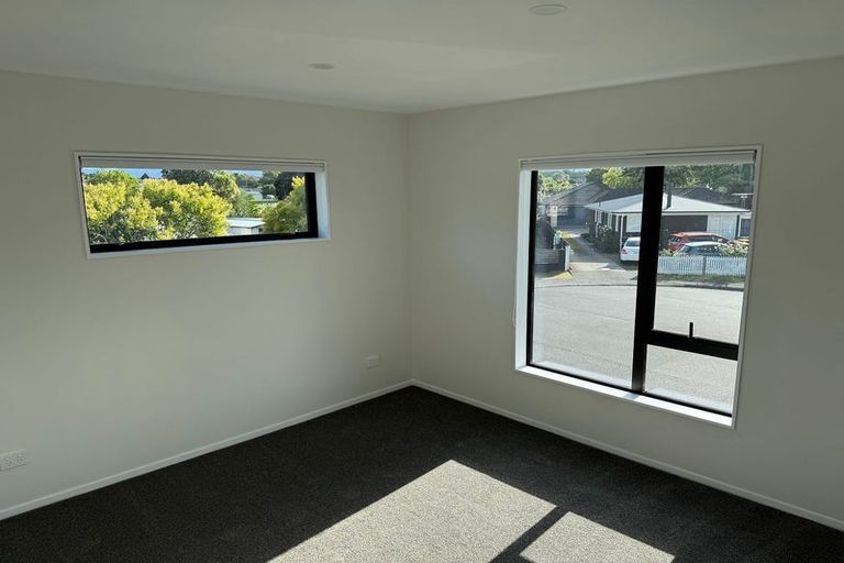 Photo of property in 4 Hughdene Place, Henderson, Auckland, 0610