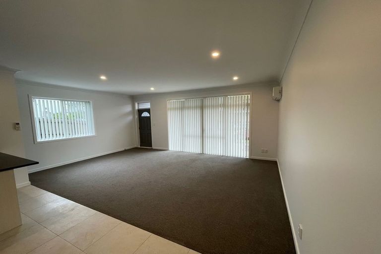 Photo of property in 1/44 Carlos Drive, Flat Bush, Auckland, 2016